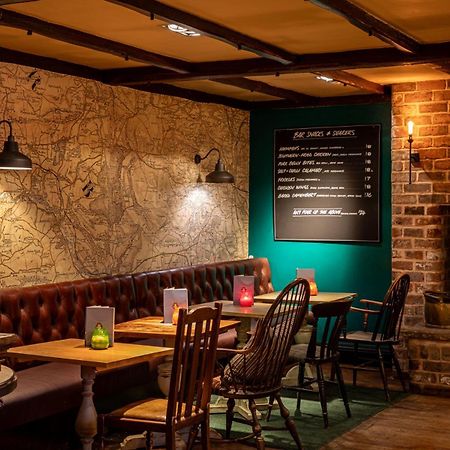 The Devonshire Arms Hotel Баслоу Екстериор снимка