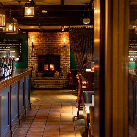 The Devonshire Arms Hotel Баслоу Екстериор снимка