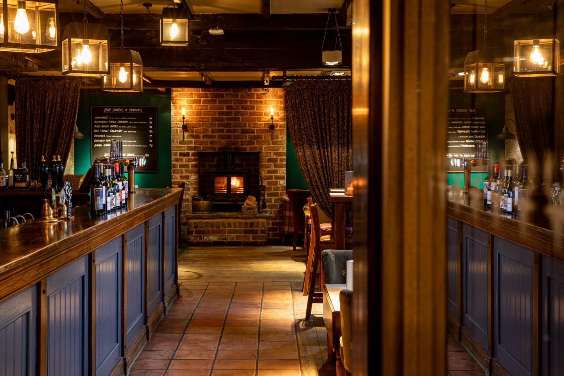 The Devonshire Arms Hotel Баслоу Екстериор снимка