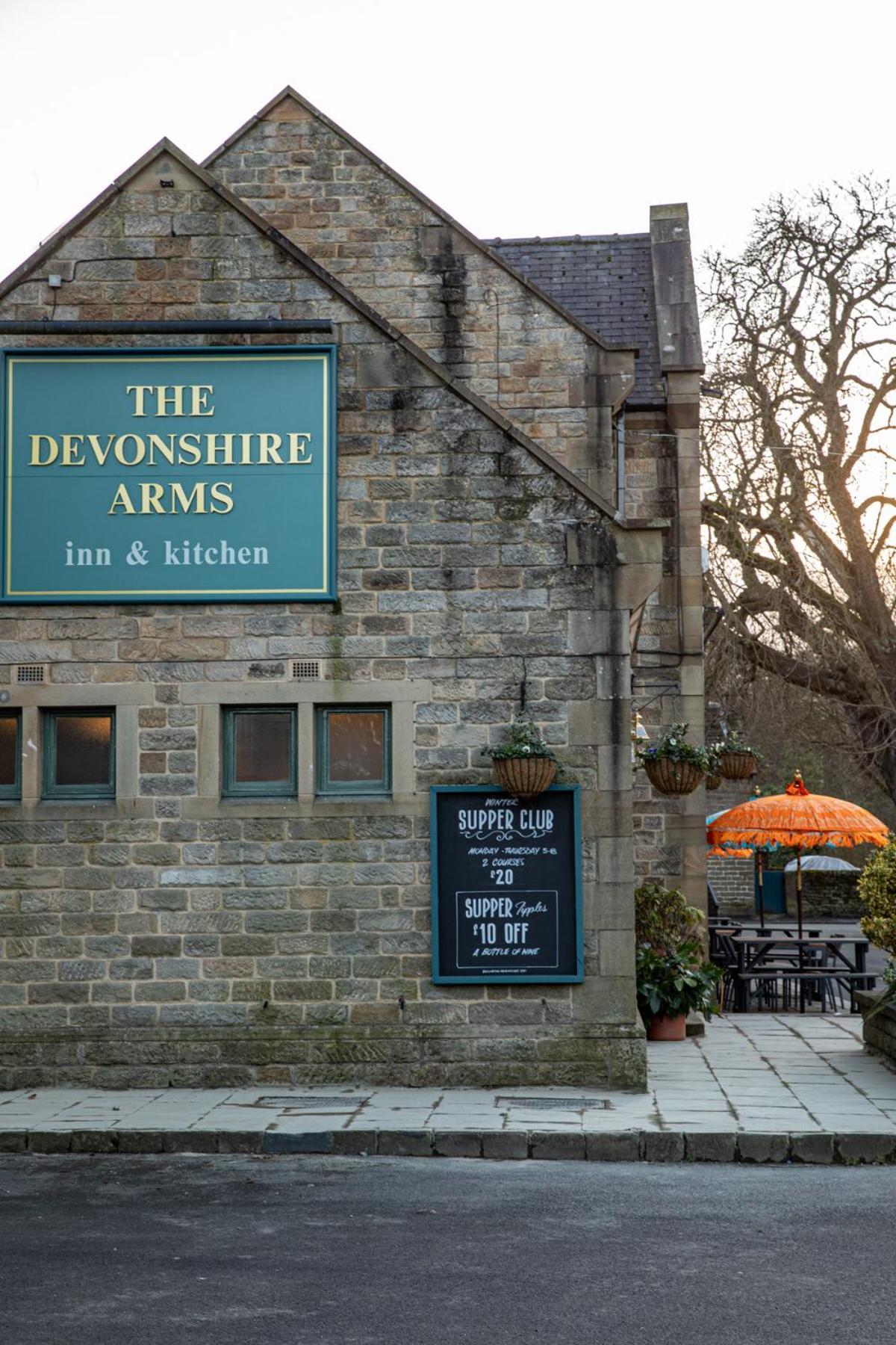 The Devonshire Arms Hotel Баслоу Екстериор снимка