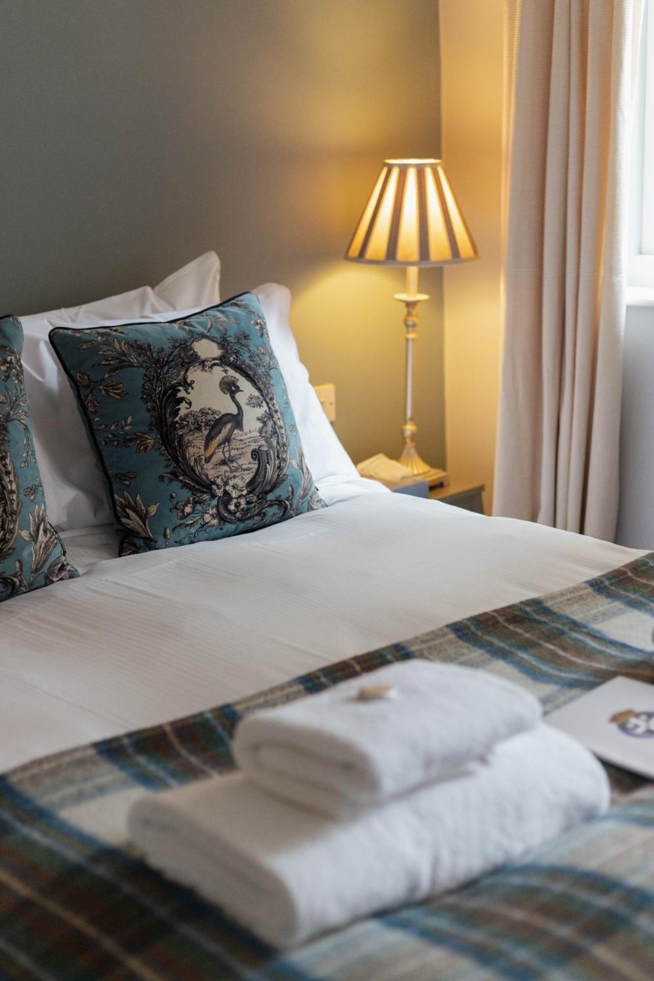The Devonshire Arms Hotel Баслоу Стая снимка
