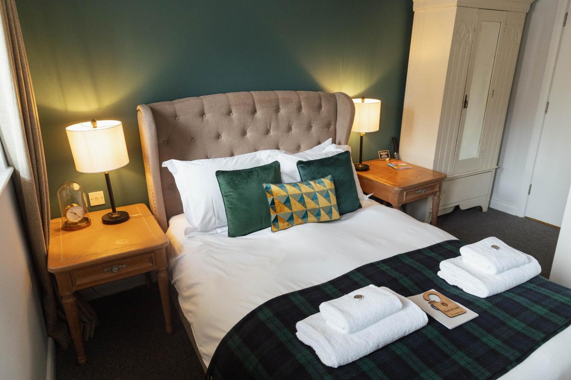 The Devonshire Arms Hotel Баслоу Стая снимка